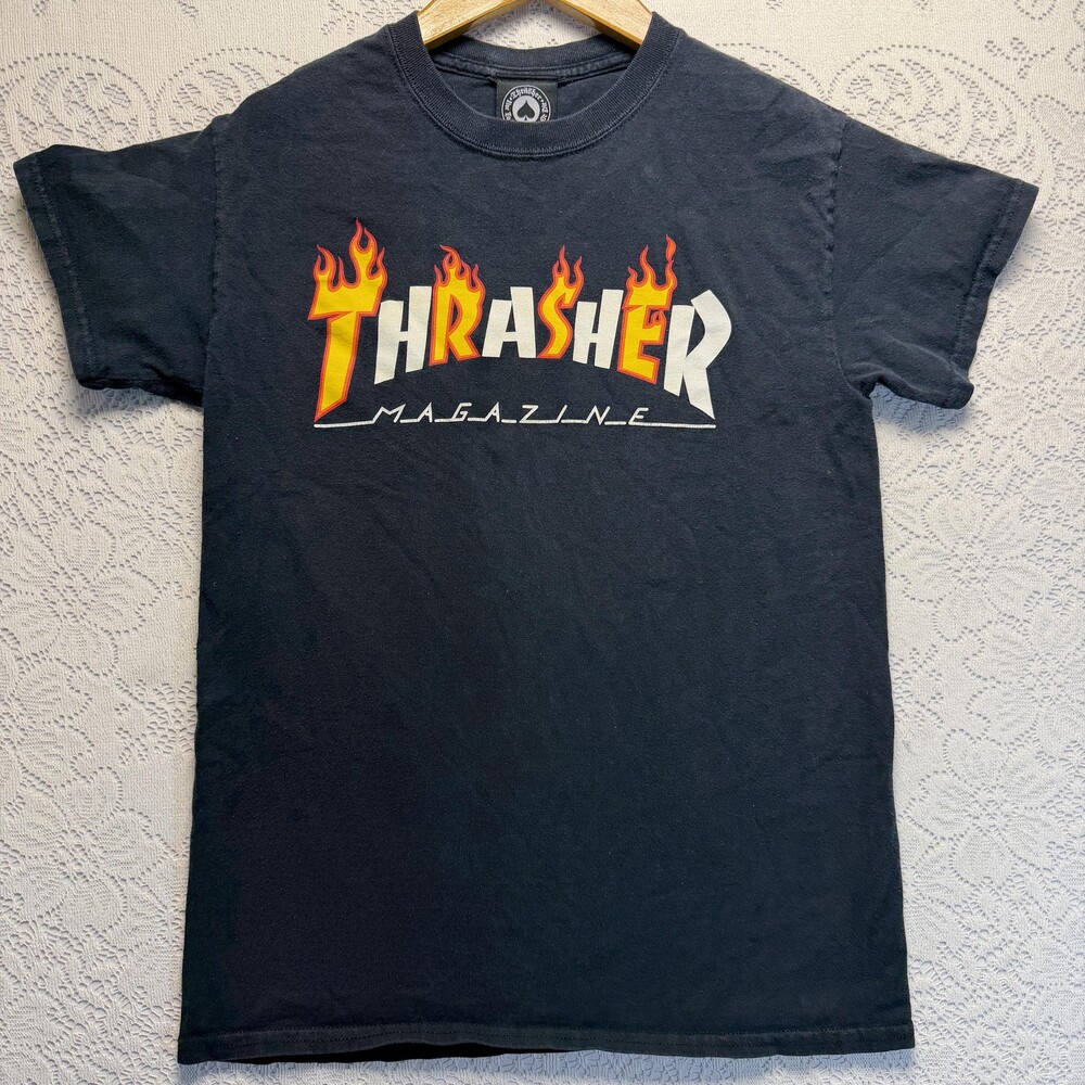 Thrasher Shirt Mens Small Black Flame Logo Magazine Graphic Skate Tee Streetwear